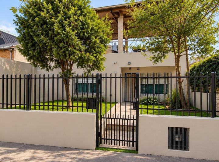 Casa · 150m² · 6 Ambientes · 1 Cochera
