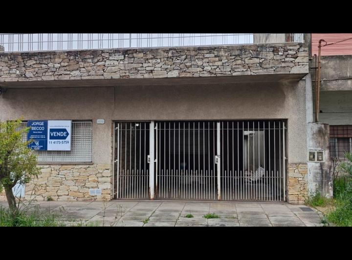 Casa · 124m² · 4 Ambientes · 2 Cocheras
