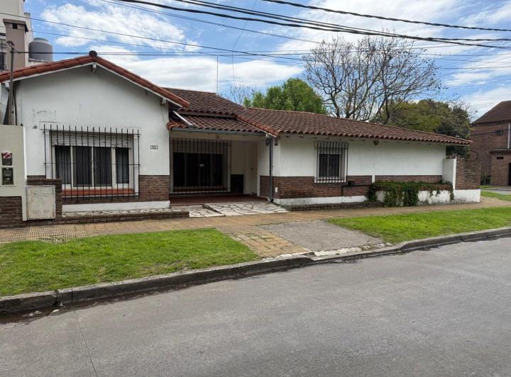 Casa · 160m² · 4 Ambientes · 1 Cochera