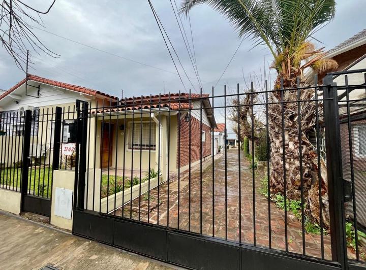 Casa · 102m² · 4 Ambientes · 1 Cochera
