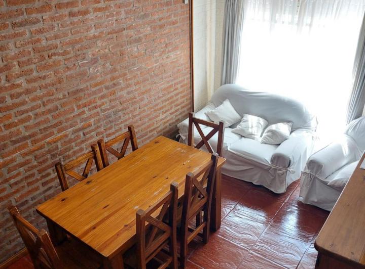 Casa · 83m² · 3 Ambientes · 1 Cochera