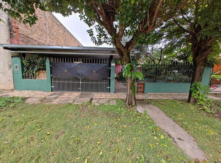 Casa · 121m² · 4 Ambientes · 1 Cochera