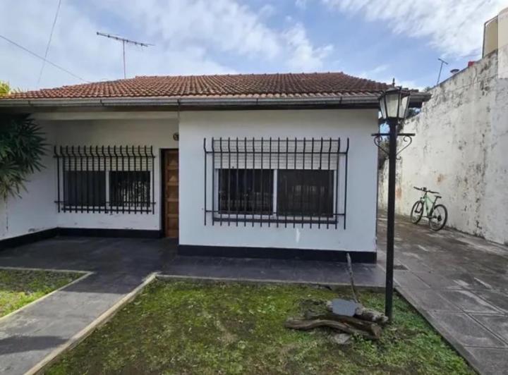 Casa · 88m² · 3 Ambientes · 1 Cochera