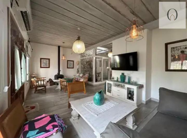 Casa · 100m² · 4 Ambientes · 1 Cochera