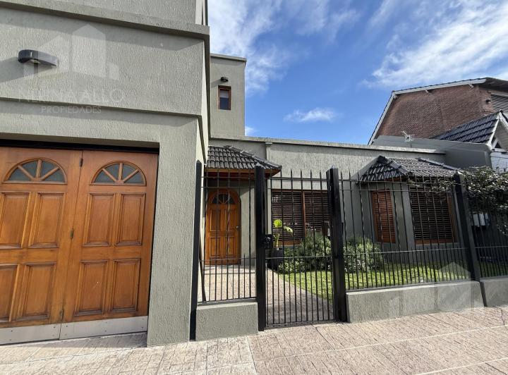 Casa · 192m² · 4 Ambientes · 1 Cochera