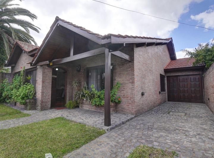 Casa · 179m² · 6 Ambientes · 5 Cocheras