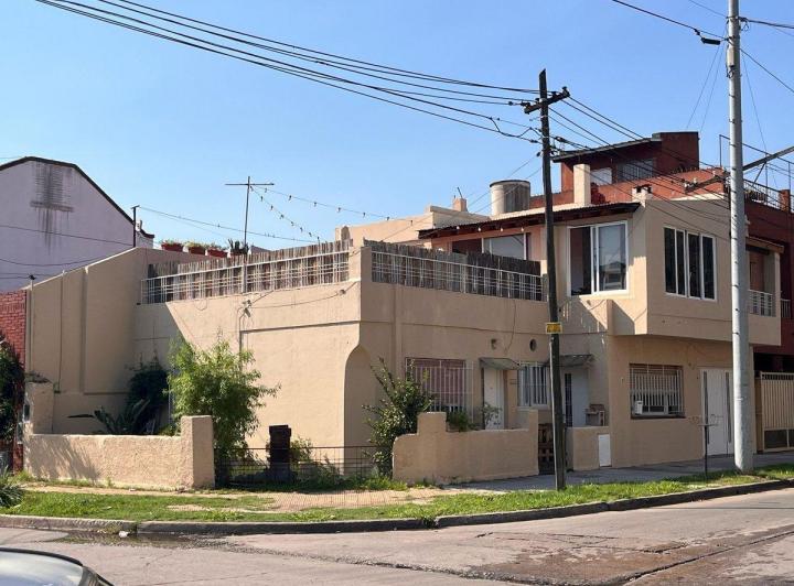 Casa · 154m² · 5 Ambientes · 1 Cochera