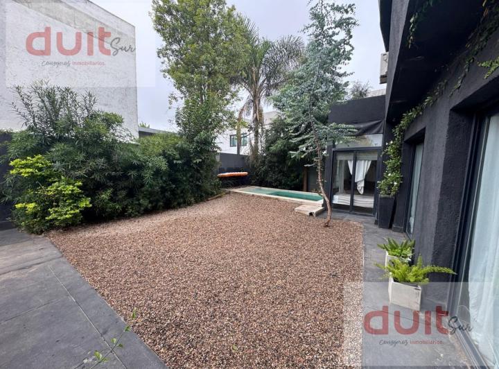 Casa · 150m² · 5 Ambientes · 1 Cochera