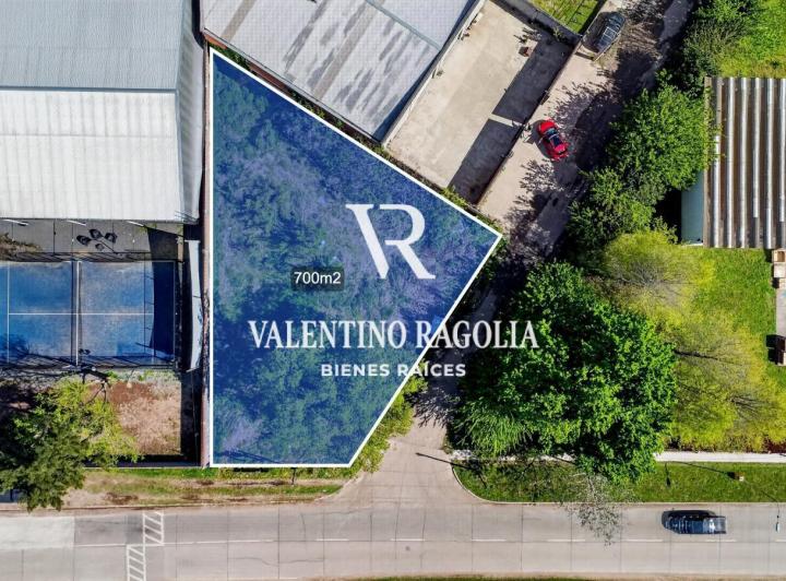 Terreno · 693m²