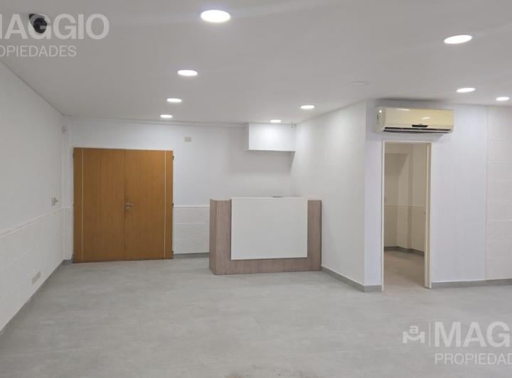 Oficina comercial · 102m² · 4 Ambientes · 2 Cocheras