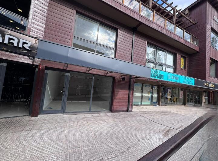 Local comercial · 99m²