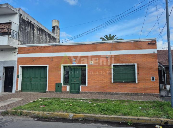 Casa · 200m² · 3 Ambientes · 1 Cochera