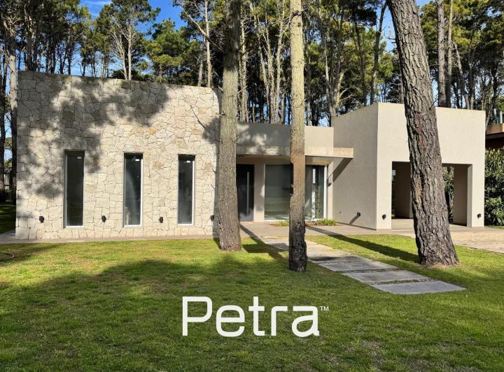 Casa · 168m² · 4 Ambientes · 1 Cochera