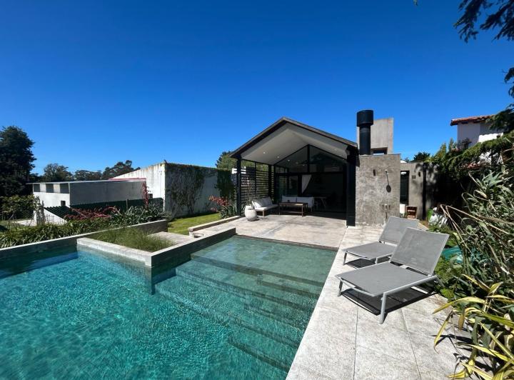 Casa · 189m² · 3 Ambientes · 2 Cocheras