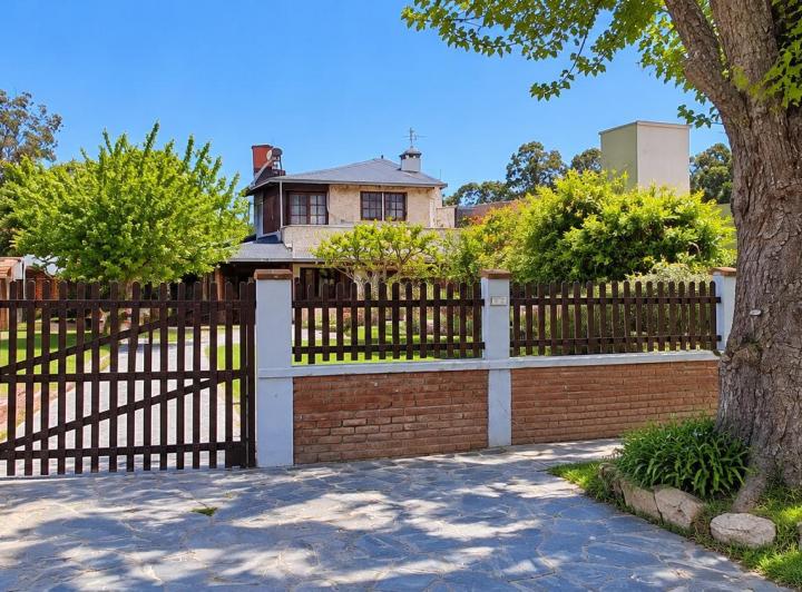Casa · 113m² · 2 Dormitorios · 1 Cochera