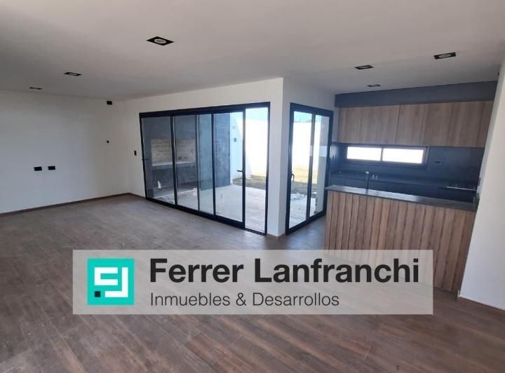 Casa · 152m² · 6 Ambientes · 2 Cocheras