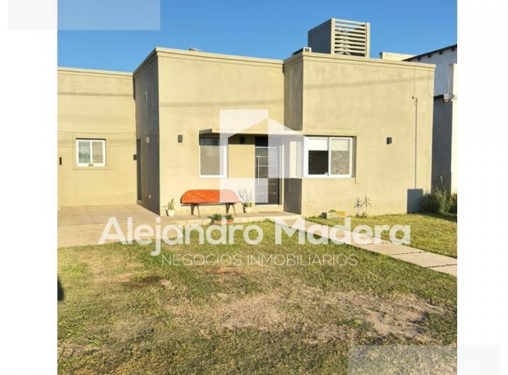 Casa · 469m² · 2 Dormitorios · 1 Cochera