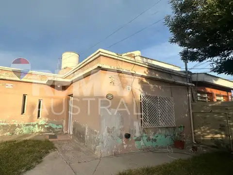 Lote con casa a refaccionar barrio pueyrredon