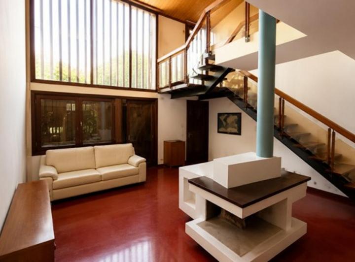 Casa · 268m² · 5 Ambientes · 1 Cochera