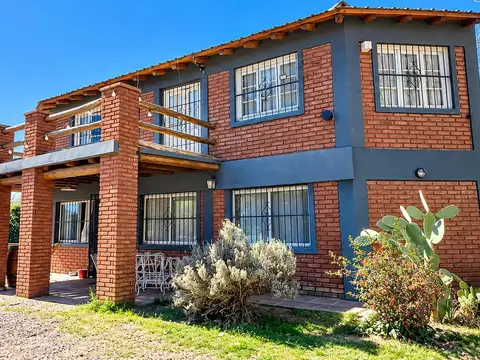 Venta de casa,cabaña,quincho,pileta,las compuertas