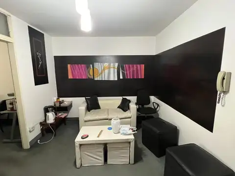 Venta oficina  zona tribunales 2 privados 1 baño