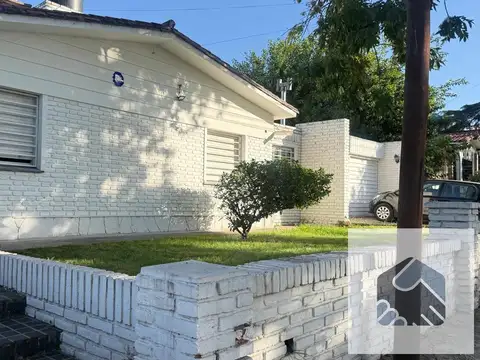 Casa de 3 dormitorios, pileta y una vista soñada.