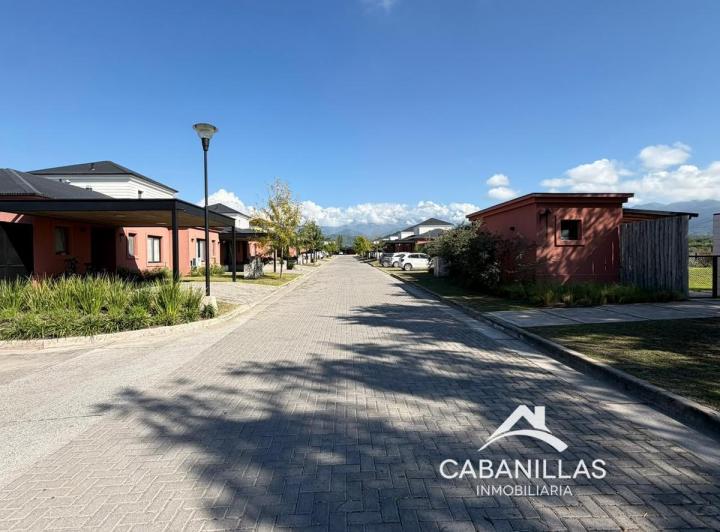 Casa · 110m² · 5 Ambientes · 2 Cocheras
