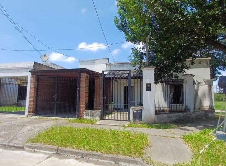 Casa · 140m² · 5 Ambientes · 2 Cocheras