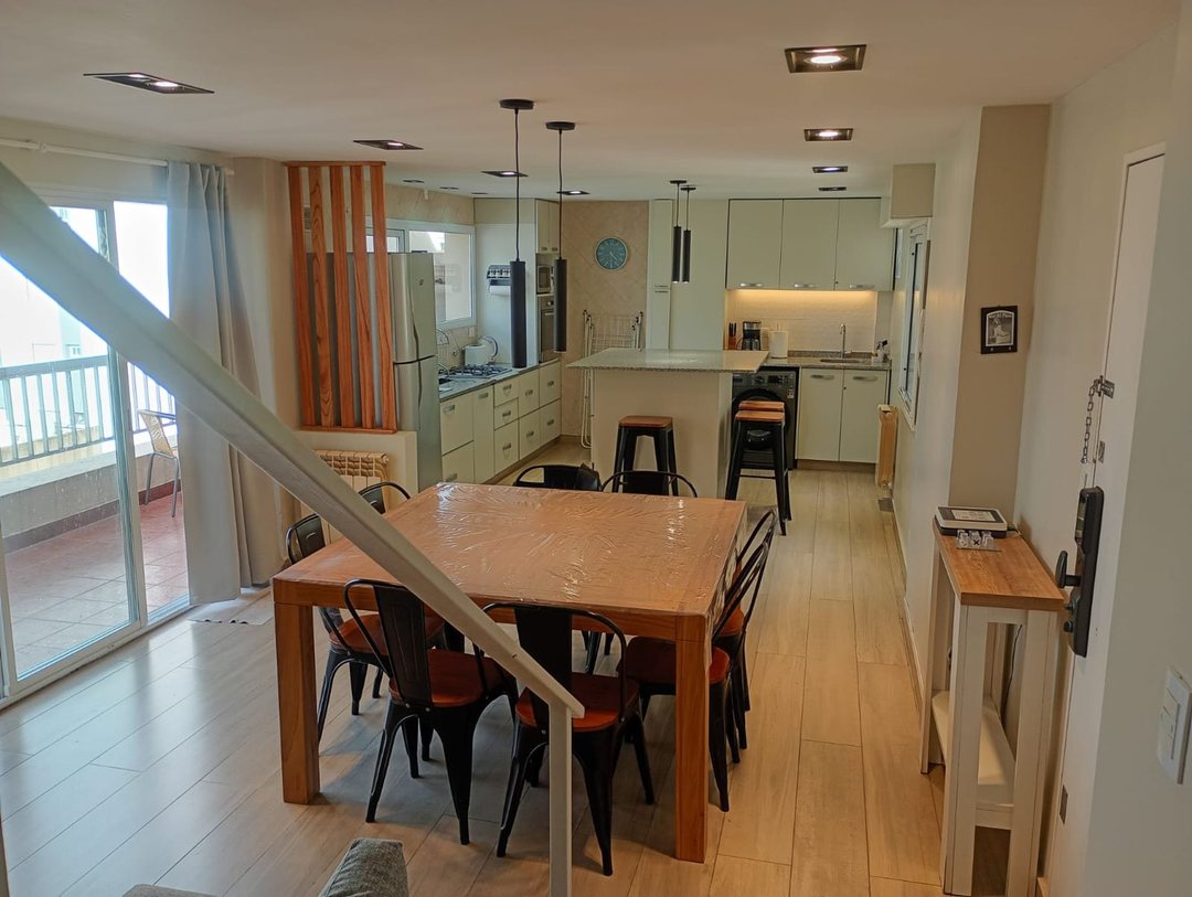 VENTA DEPTO 5 AMB LA PERLA CON BALCON Y PARRILLA
