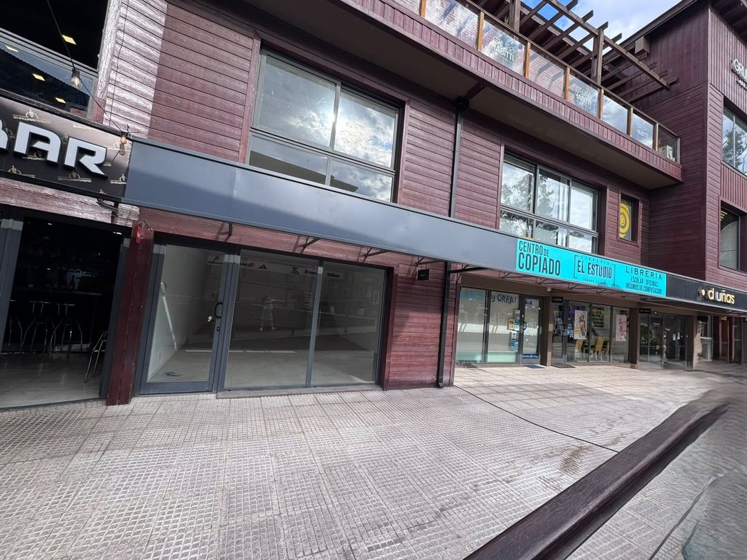 ALQUILER LOCAL Paseo de Compras Parque Leloir