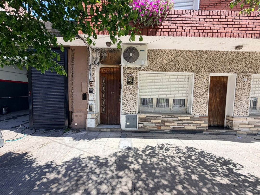 VTA PH 2 AMB/ LANUS OESTE/ CON PATIO/ LAVADERO