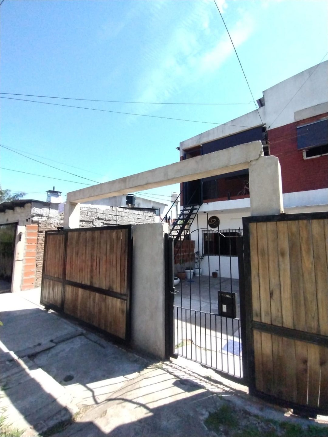 VENTA DE LOTE MULTIFAMILIAR CON GARAJE