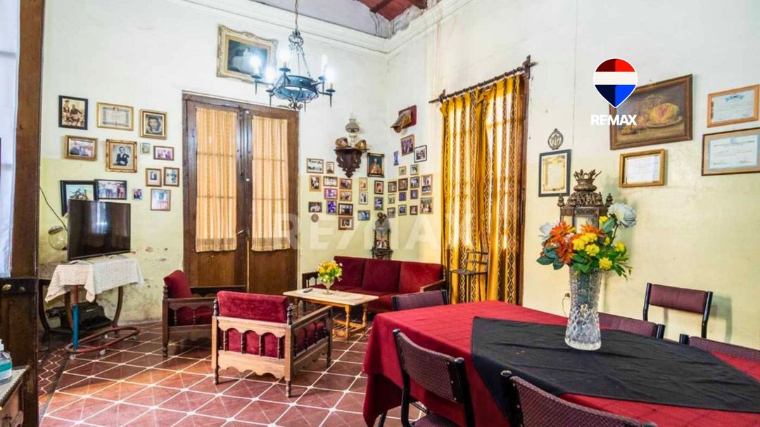 VENTA CASA 5 DORM MACROCENTRO APTA CREDITO