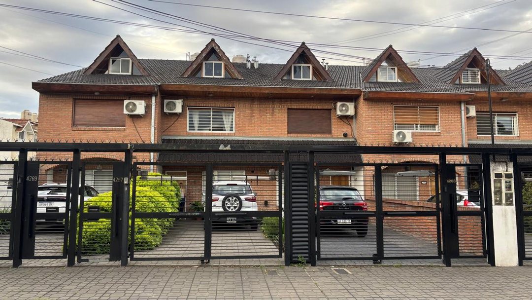 VENTA CASA  OLIVOS 5 AMBIENTES TRIPLEX