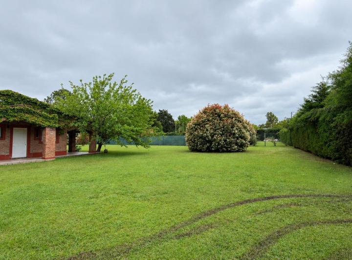 Casa · 2400m² · 5 Ambientes