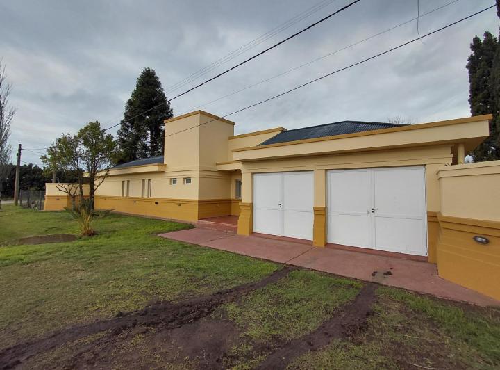 Casa · 250m² · 4 Ambientes · 1 Cochera