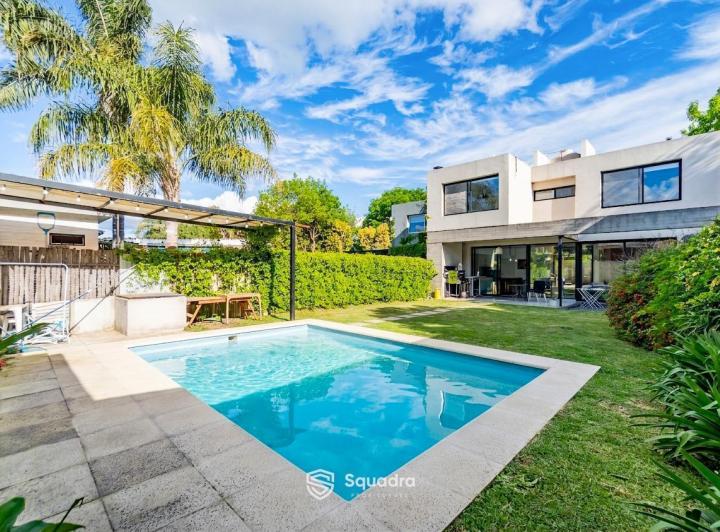 Casa · 147m² · 5 Ambientes · 2 Cocheras