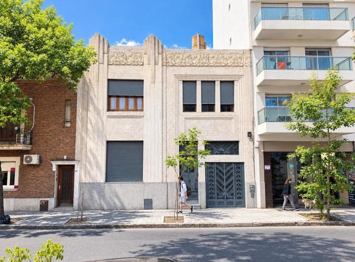 Casa · 212m² · 7 Ambientes · 1 Cochera
