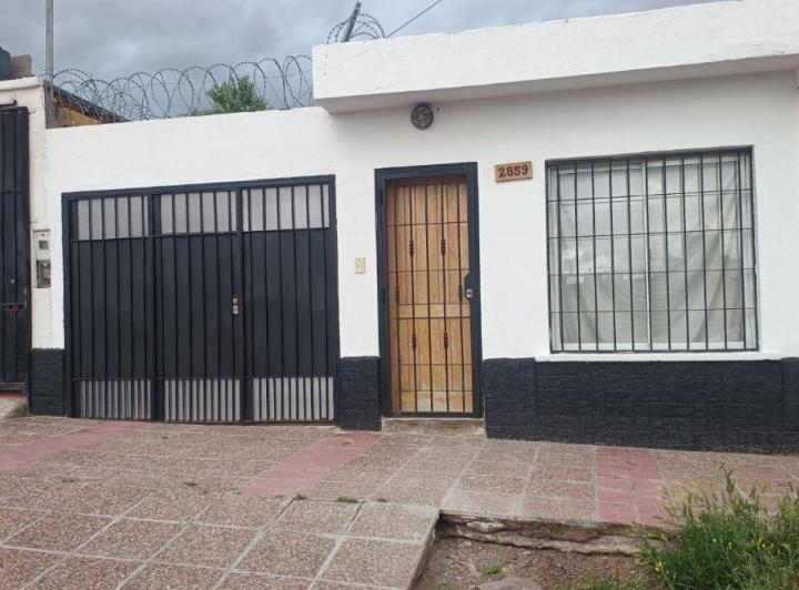 Casa · 70m² · 2 Ambientes · 1 Cochera