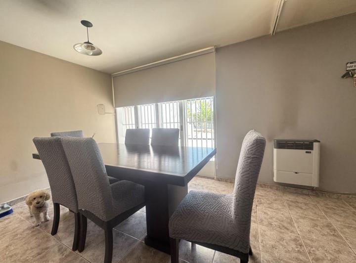 Casa · 111m² · 4 Ambientes · 2 Cocheras