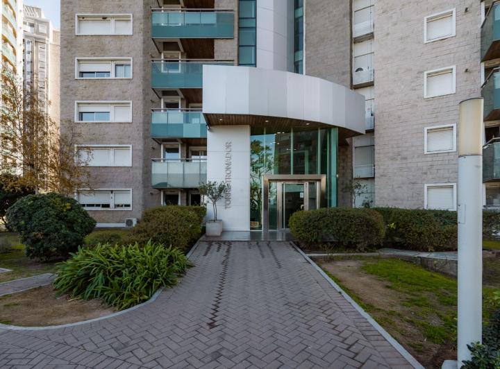 Departamento · 70m² · 4 Ambientes · 2 Cocheras