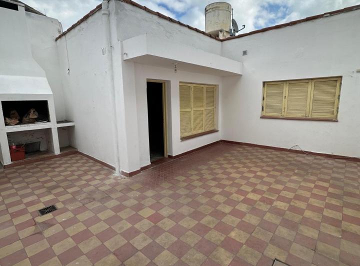 Casa · 231m² · 7 Ambientes · 1 Cochera