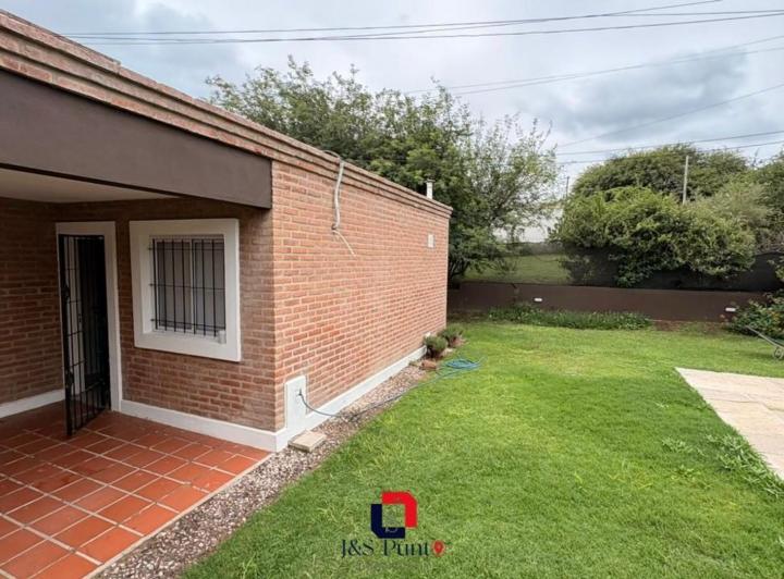 Casa · 116m² · 4 Ambientes · 3 Cocheras