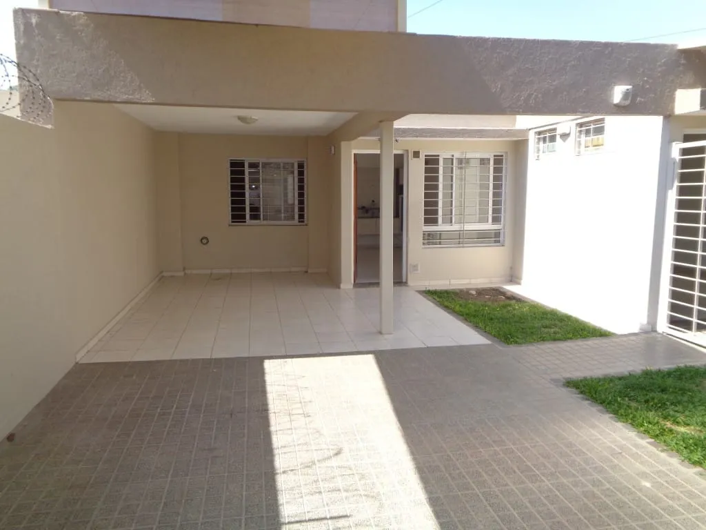 Barrio Alto Verde - Excelente Casa de 2 Dormitorios, Amplia y Luminosa con Coche...