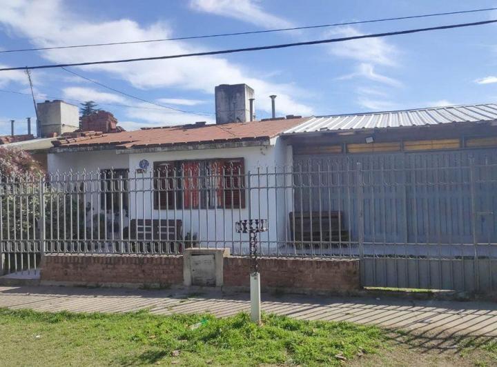 Casa · 109m² · 6 Ambientes · 2 Cocheras