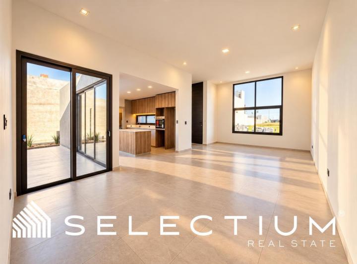 Casa · 205m² · 6 Ambientes · 2 Cocheras