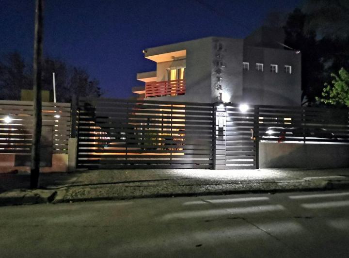 Casa · 82m² · 4 Ambientes · 1 Cochera