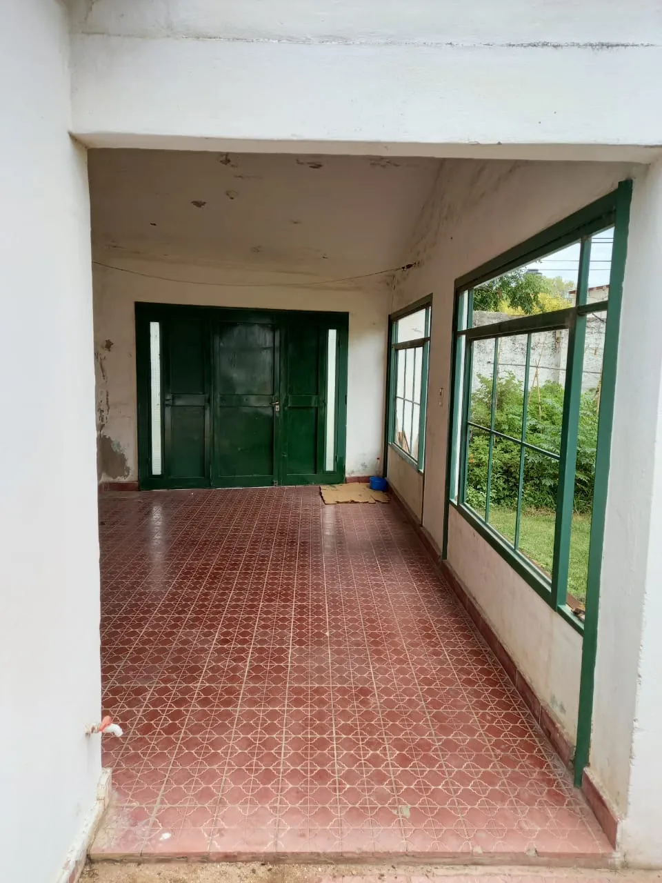 ARGUELLO Alquilo Amplia casa
