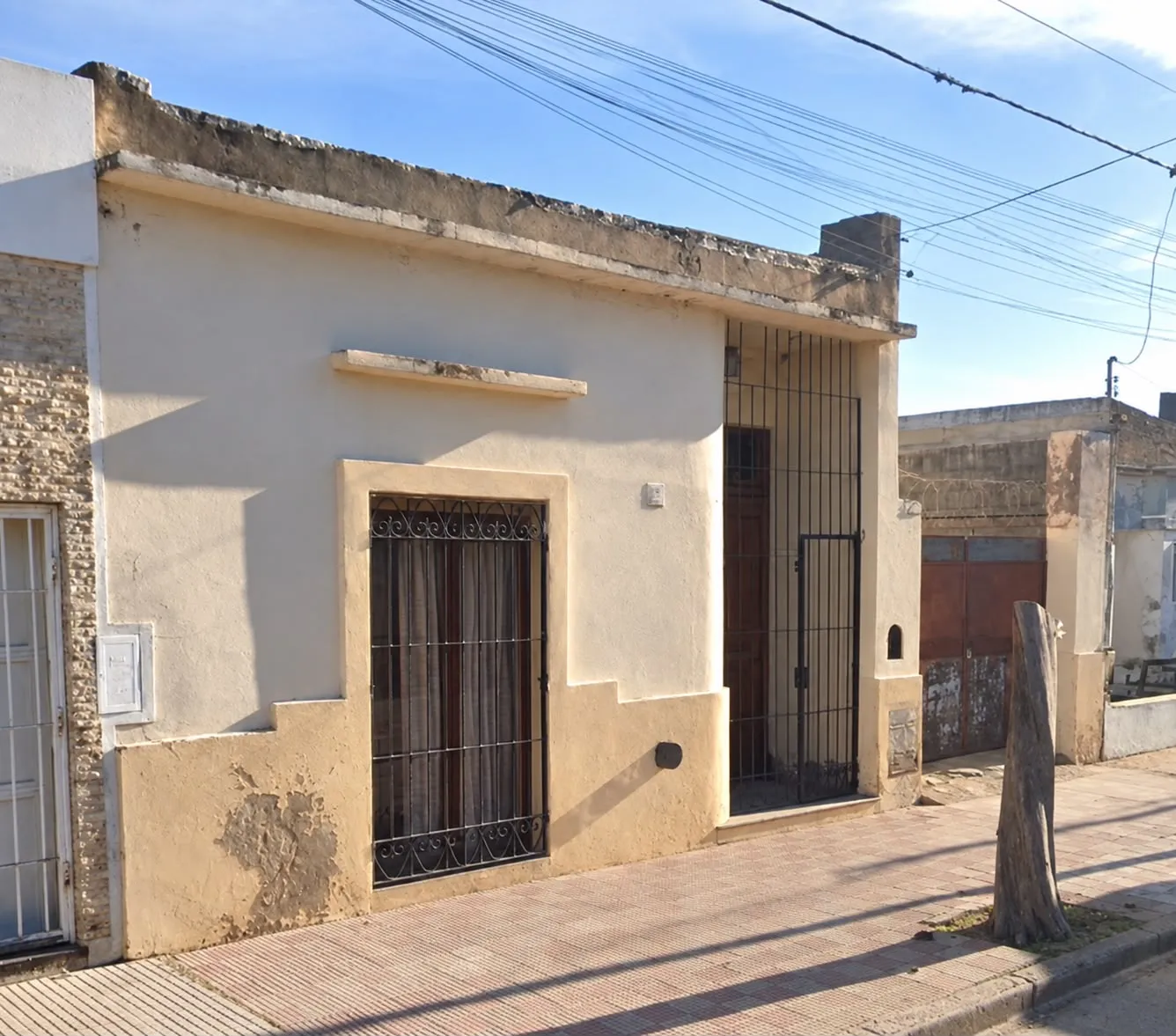 VENTA CASA 2 DORMITORIOS TALLERES ESTE
