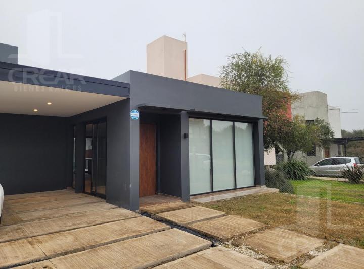 Casa · 570m² · 2 Dormitorios · 2 Cocheras